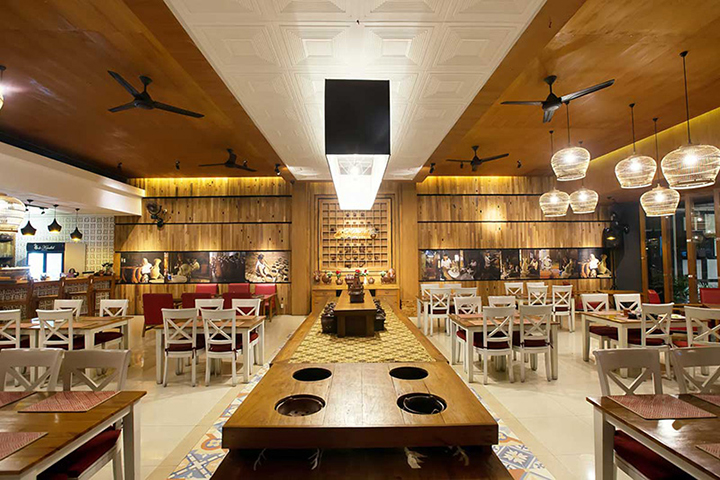 Desain Tropis  Modern De Kendhil Restoran di Kaliurang Jogjakarta